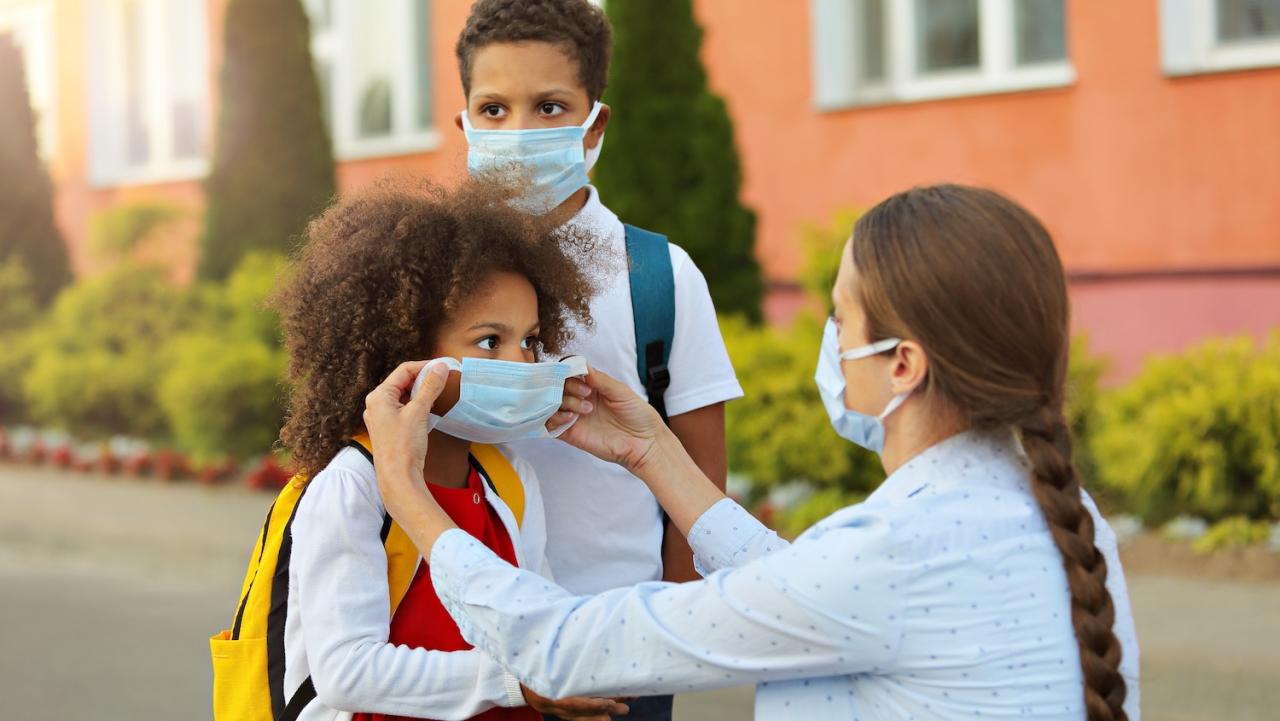 Helping School-Aged Children Wear Masks